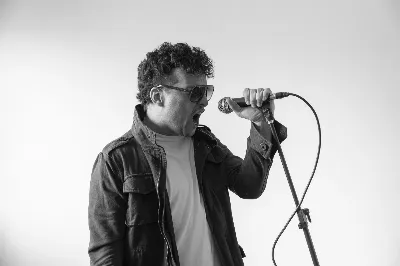 El músico quilmeño Pablo SK lanzó su nuevo videoclip "Haz que suceda"