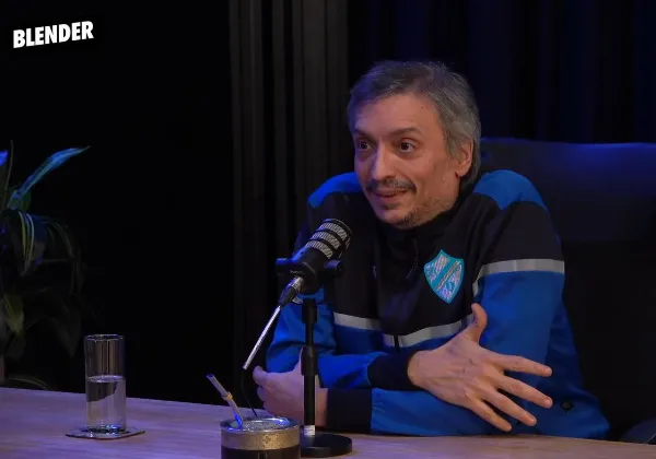 Vistiendo una campera de "Los Mates", Máximo Kirchner habló sobre la detención de su madre