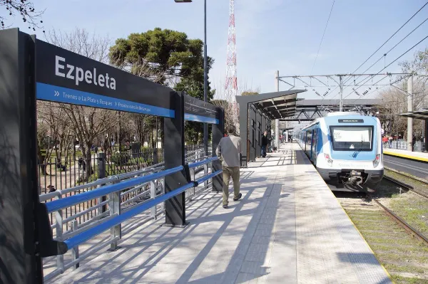 Milagro en la estación de Ezpeleta: Sobrevivió al ser embestido por el Tren