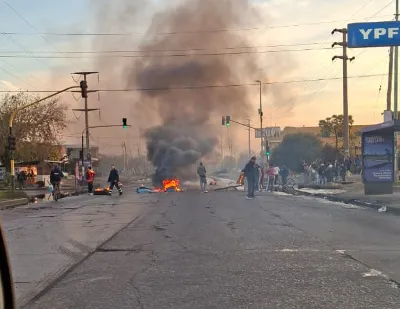 Vecinos cortaron Pasco tras diez días sin luz en plena ola de frío