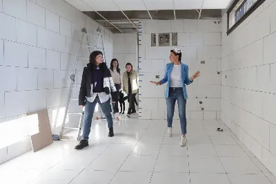 Mayra Mendoza recorrió el avance de obra de la nueva veterinaria municipal