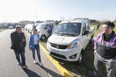 Presentaron 10 nuevas camionetas para el área de Servicios Públicos