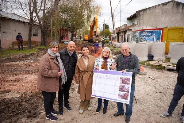 Mayra Mendoza supervisó una importante obra de desagües pluviales en Villa La Florida