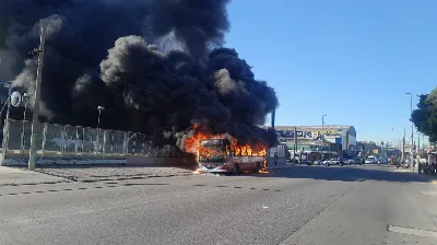 Colectivo de la línea 278 se incendió en Quilmes Oeste