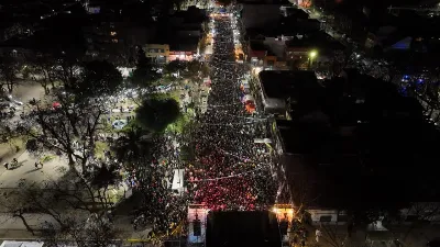 Miles de vecinos disfrutaron del show de Damas Gratis en el 359° aniversario de la ciudad