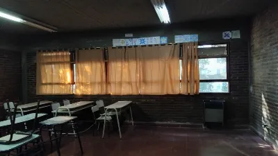 El Centro de Estudiantes del Colegio Nacional de Quilmes concretó la colocación total de cortinas