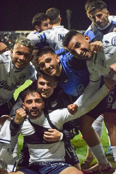 “El Cervecero” sufrió pero le ganó a Atlanta en el Centenario