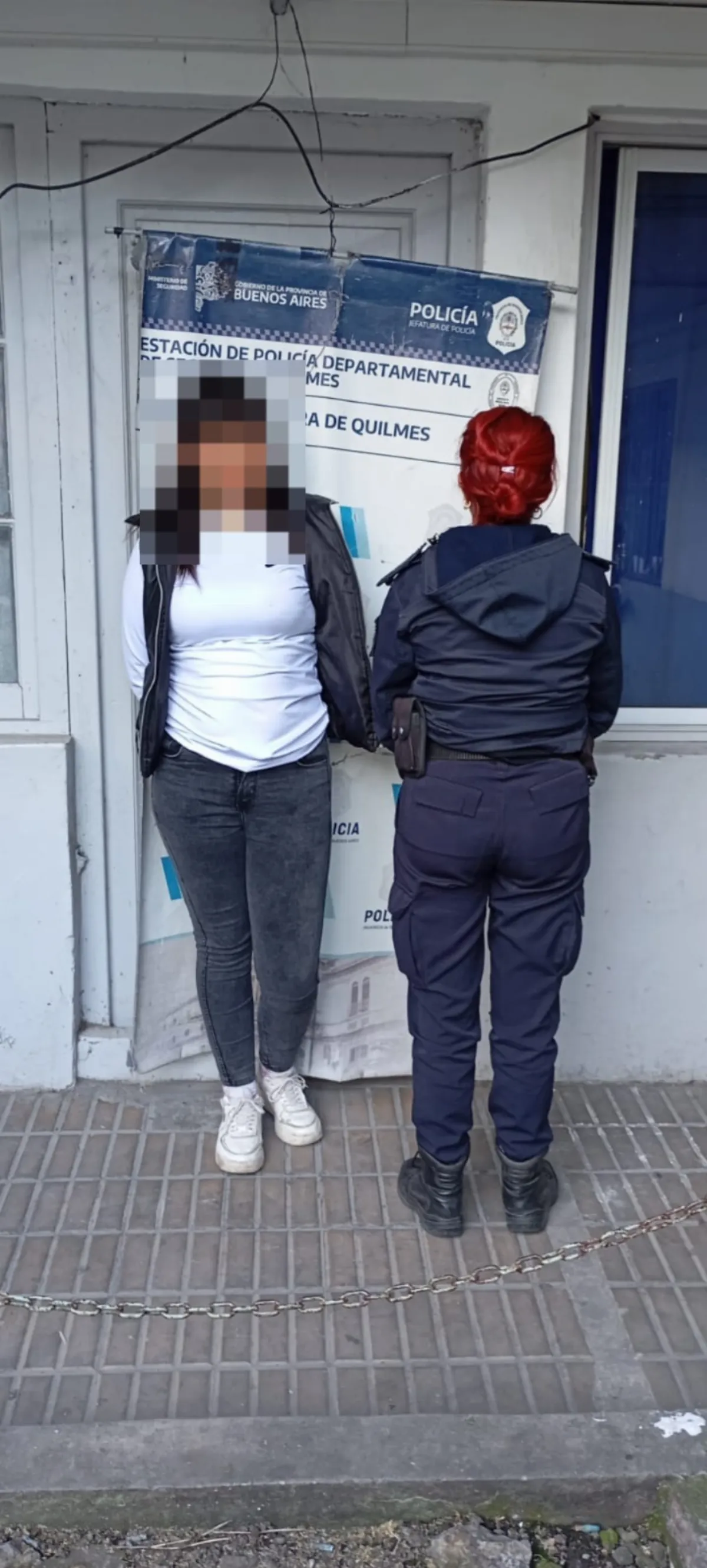 Detienen a una mujer por agredir a su ex pareja y amenazarlo con un arma de fuego