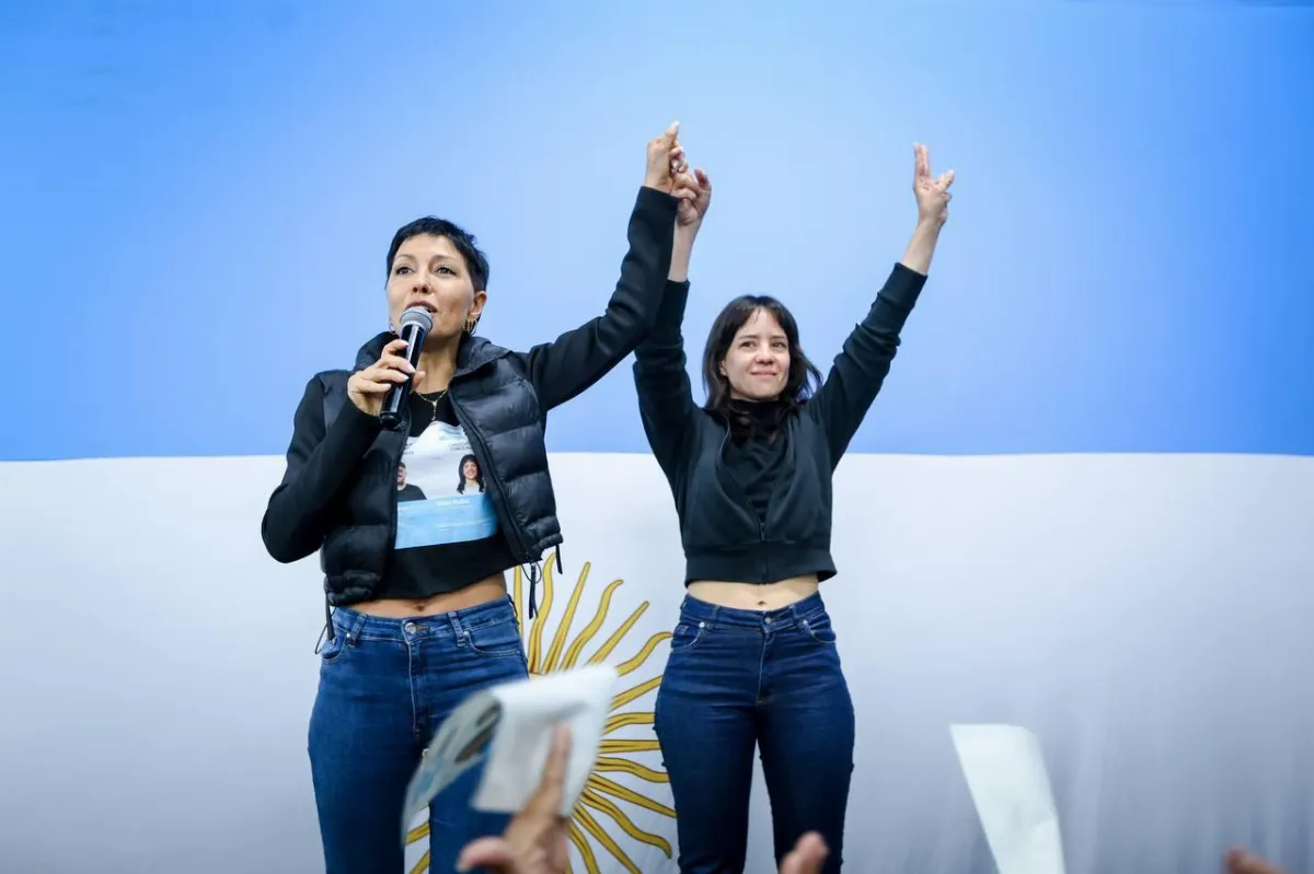 Mayra Mendoza encabezó encuentro con fiscales de Fuerza Patria