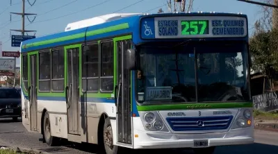 La línea 257 suma recorrido y conectará los barrios de La Sarita y La Cañada con Quilmes y Solano