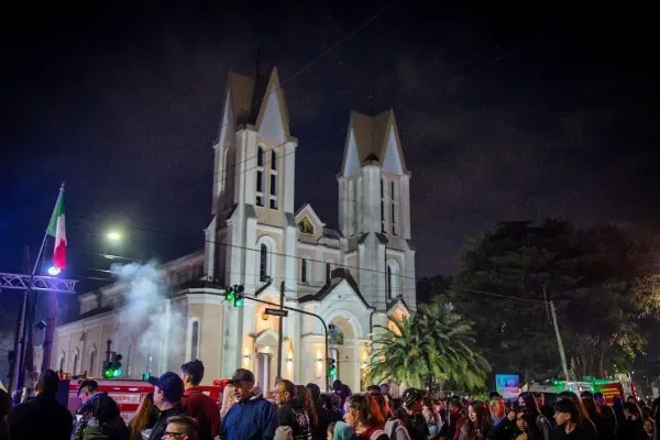 Una multitud acompañó en los Fogones de Bernal