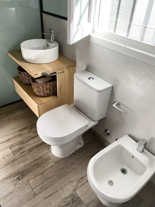 Se cae el mito de "cagan en un balde": La mayoría de los hogares de Quilmes cuenta con baño instalado