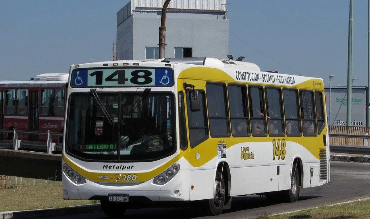 Paro sorpresivo de la Línea 148: sin servicio desde la medianoche por reclamo salarial