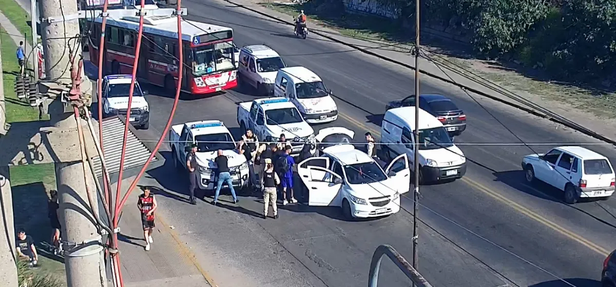 Detienen un vehículo vinculado a un caso de extorsión gracias al sistema lector de patentes en Quilmes