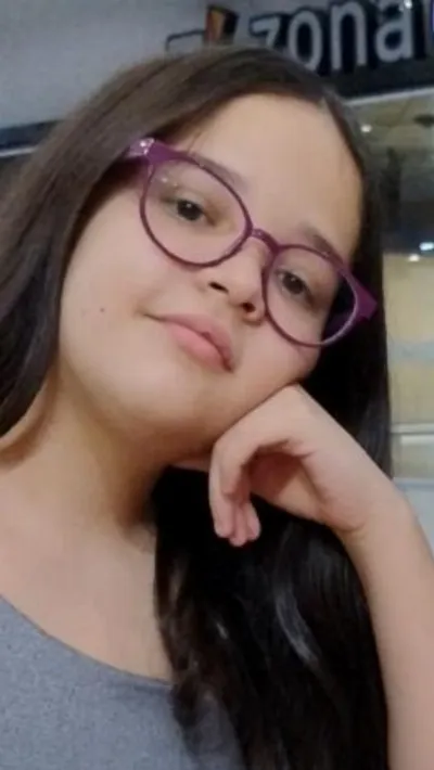 Familia pide ayuda urgente para conseguir una prótesis para su hija