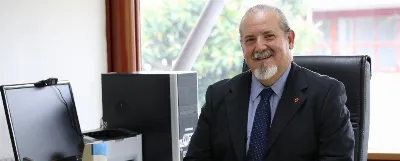 Alfredo Alfonso: “La Universidad está bien, sigue de pie y resistiendo”