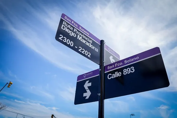 Un tramo de la Av. Monteverde pasó a llamarse "Diego Armando Maradona"