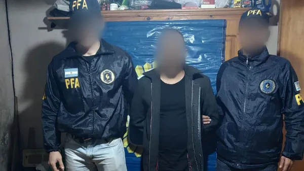 Ezpeleta: Detienen a acusado de distribuir material de abuso sexual infantil