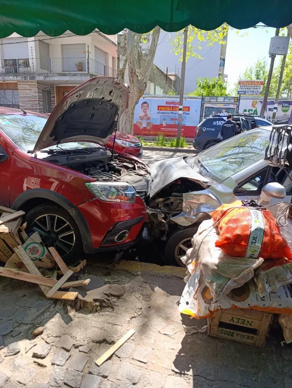 Cuádruple choque en Guido y Sarmiento: un herido leve