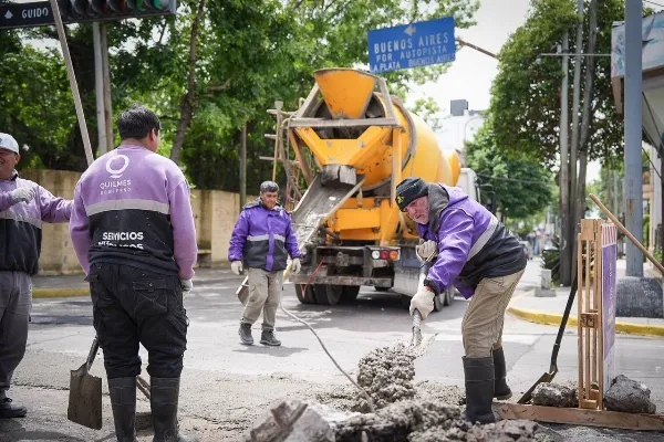 Trabajos de bacheo en Quilmes Centro