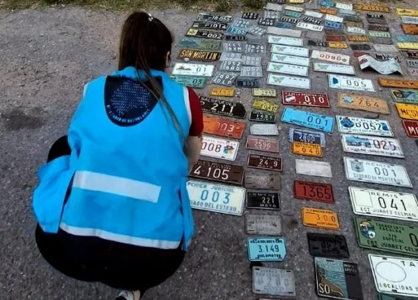 Cayó banda que fabricaba y comercializaba patentes truchas