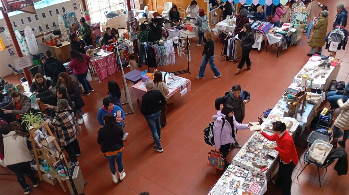 Emprendedores de la UNQ invitan a la comunidad a la 5ta Feria EmprePAS