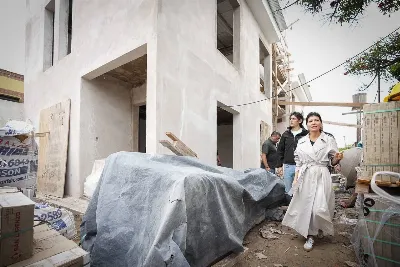 Mayra Mendoza supervisó los avances de obra de la nueva comisaría en Don Bosco