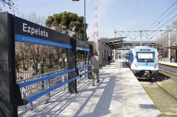 Tren Roca arrolló a una mujer en Ezpeleta: Se encuentra en grave estado