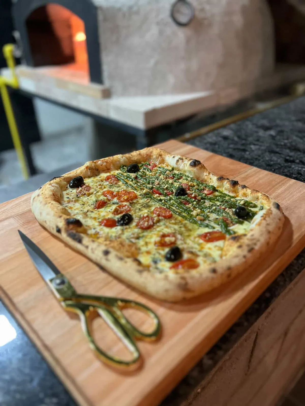 Este viernes inaugura la pizzería escondida de 