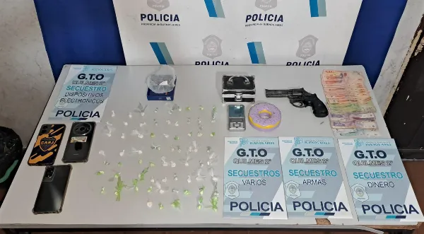 Allanamiento en Don Bosco: Dos detenidos por venta de drogas y tenencia de arma