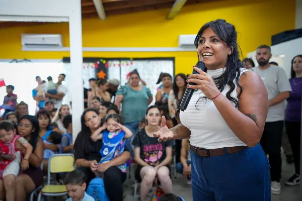 El Jardín Maternal municipal de Ezpeleta ahora se llama "Mariela Muñoz"