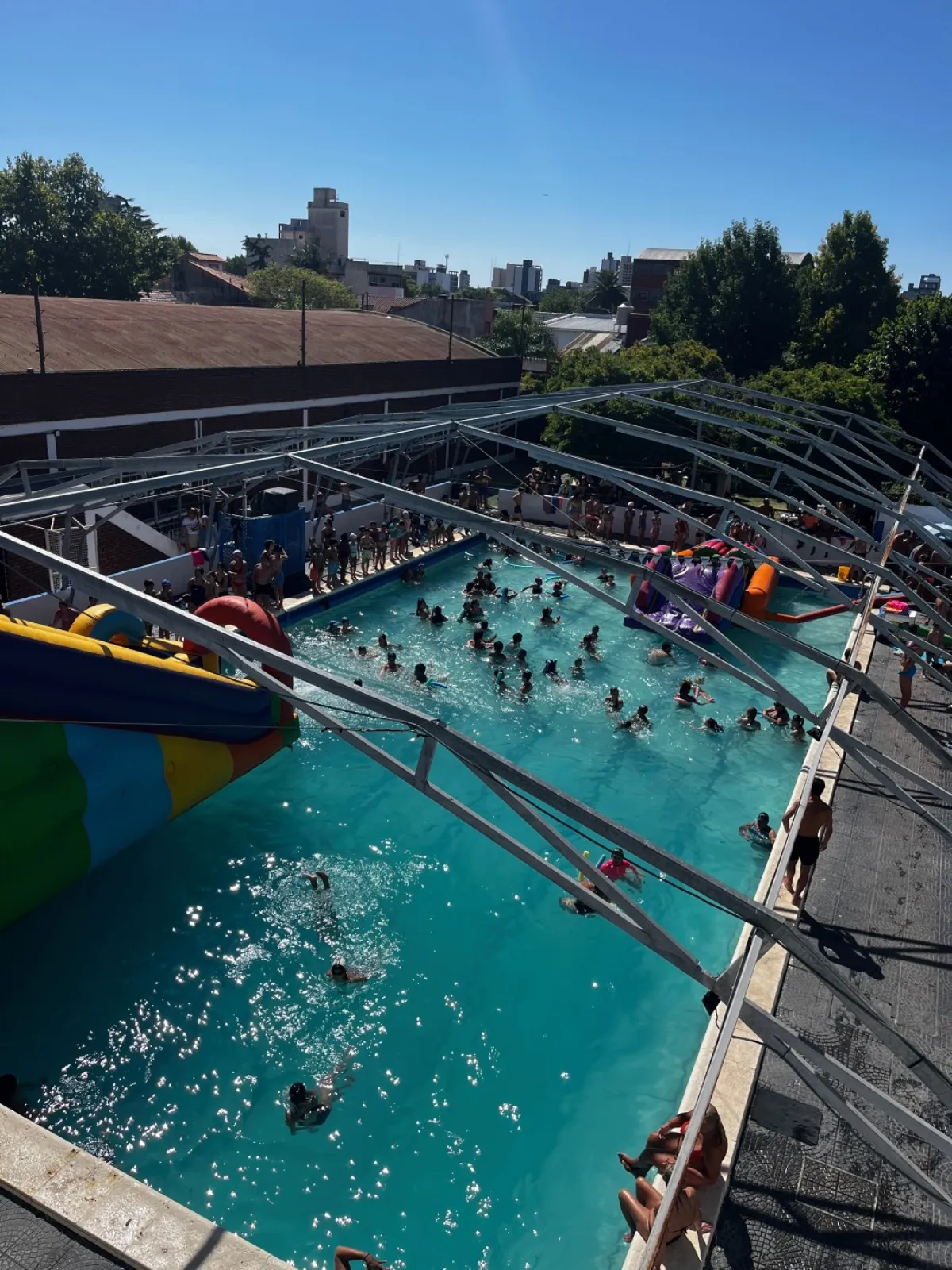 Gran convocatoria en la Fiesta de Inflables del Club Quilmes Oeste