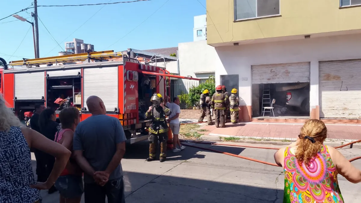 Voraz incendio en una vivienda de Quilmes Oeste dejó importantes daños materiales