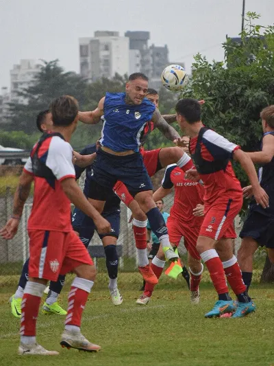 Doble victoria para “El Cervecero” ante Talleres (RE) en el primer amistoso del año