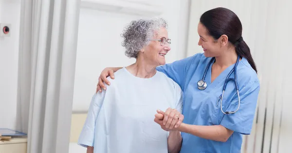 Más salud en casa: por qué las familias recurren a la atención médica domiciliaria