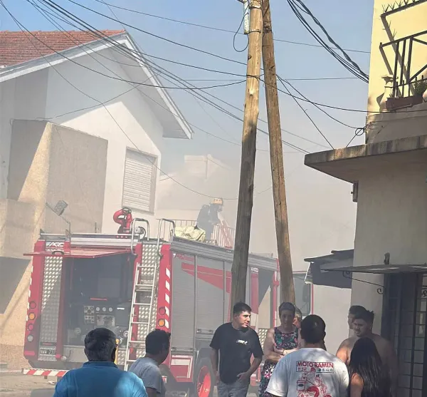 Incendio en una vivienda de Bernal: importantes pérdidas materiales