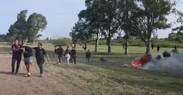 Continuaron los cortes en la Autopista y hubo cuatro detenidos por agredir a la Policía