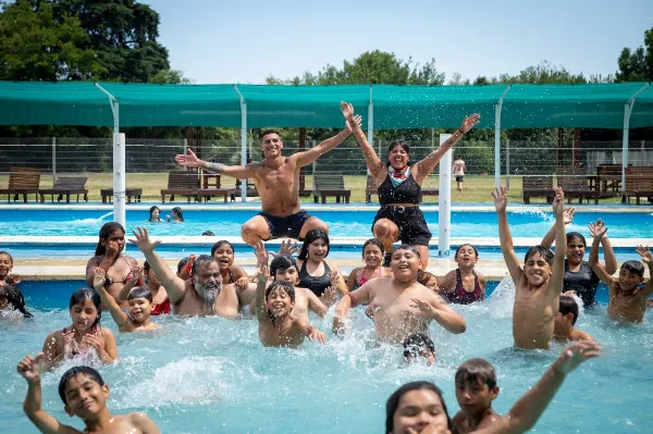 Finalizó el programa "Escuelas Abiertas en Verano" con una fiesta de la espuma