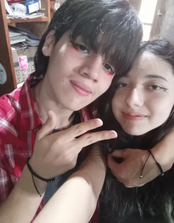 Intensa búsqueda de dos adolescentes que huyeron de sus hogares