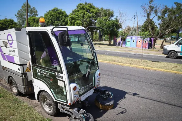 Continúan los operativos de limpieza integral en los distintos barrios del distrito