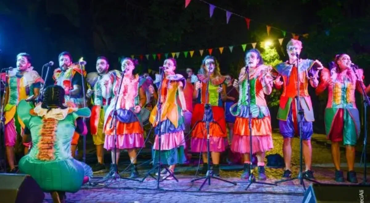 Fiesta de carnaval en el Club Mitre