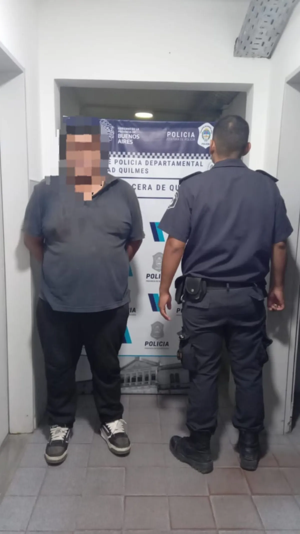 Atacó a su vecino e intentó engañar a la policía: Fue detenido