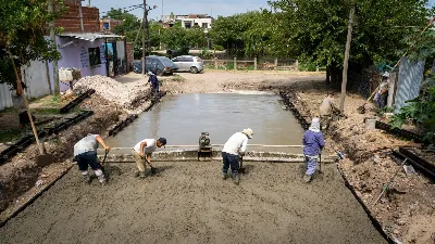 Avanzan las obras de pavimento en los barrios La Primavera y Kolynos