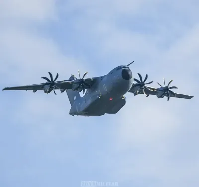 Dos aviones de la Fuerza Aérea Española sobrevolaron Quilmes y sorprendieron a los vecinos
