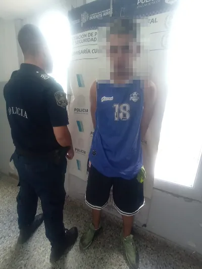 Detuvieron a un joven en Solano con más de 100 dosis de droga para la venta