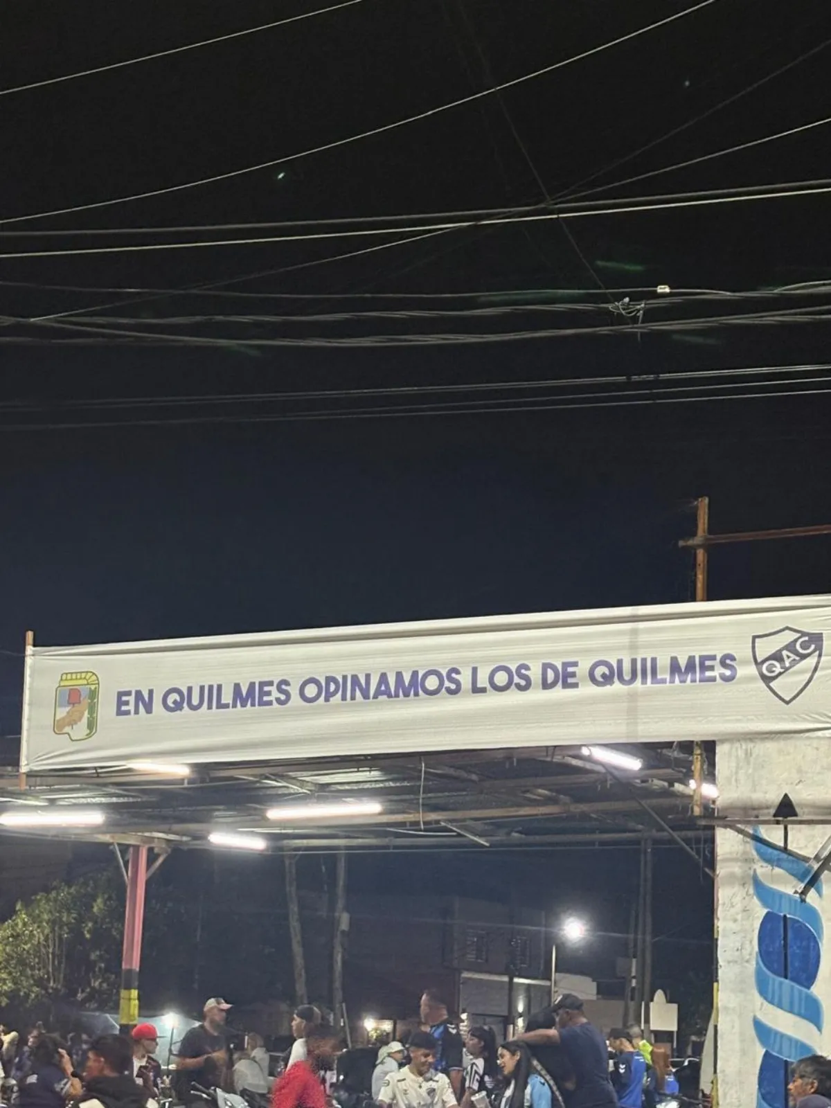 La polémica por los dichos de "Carli" Bianco llegó al fútbol: Aparecieron pasacalles en el Centenario