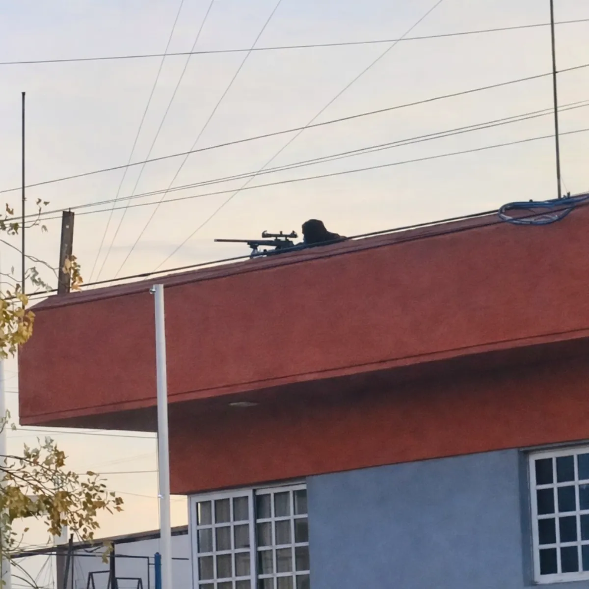 Francotiradores en el techo y autos blindados: Así fue el megaoperativo en Solano por la visita del embajador de Israel