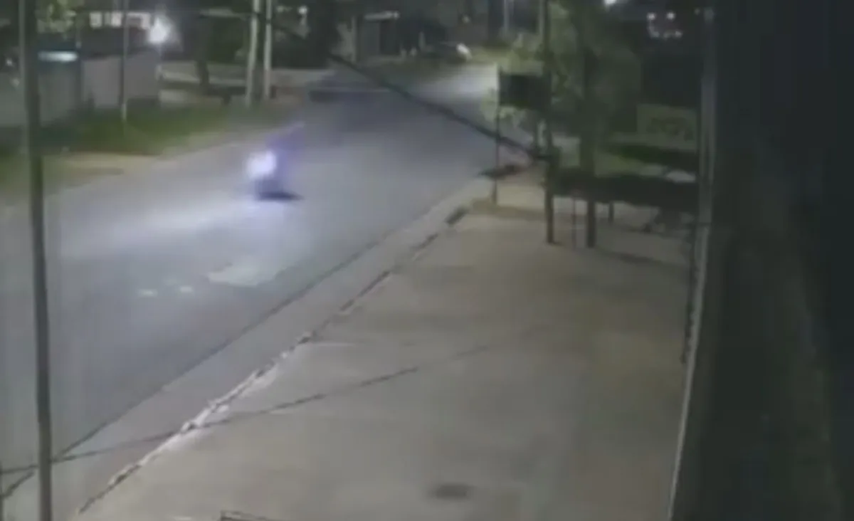 Dos jóvenes quedaron en coma tras chocar para evitar un robo