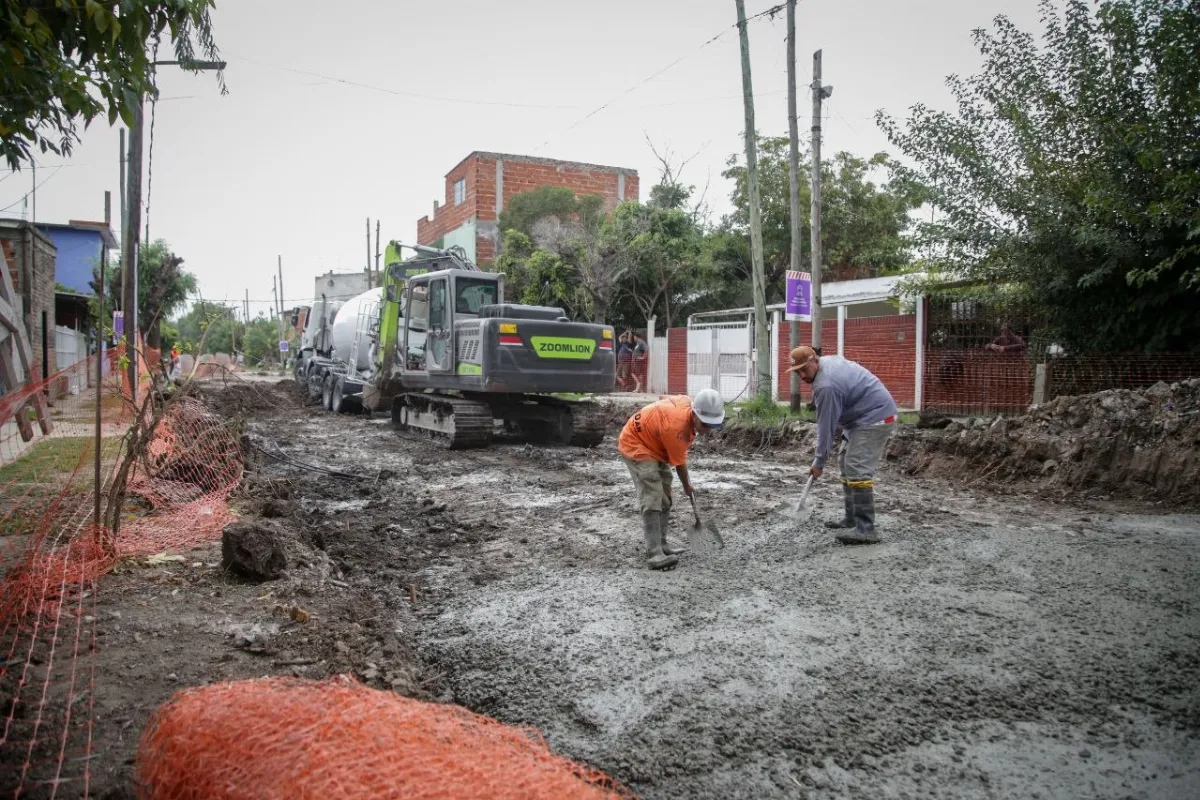 Avanzan los trabajos de pavimentación en el barrio Monteverde de Villa La Florida