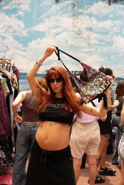 Realizan la primera edición del año de la mega feria viral “Mercado en el Club” en Bernal